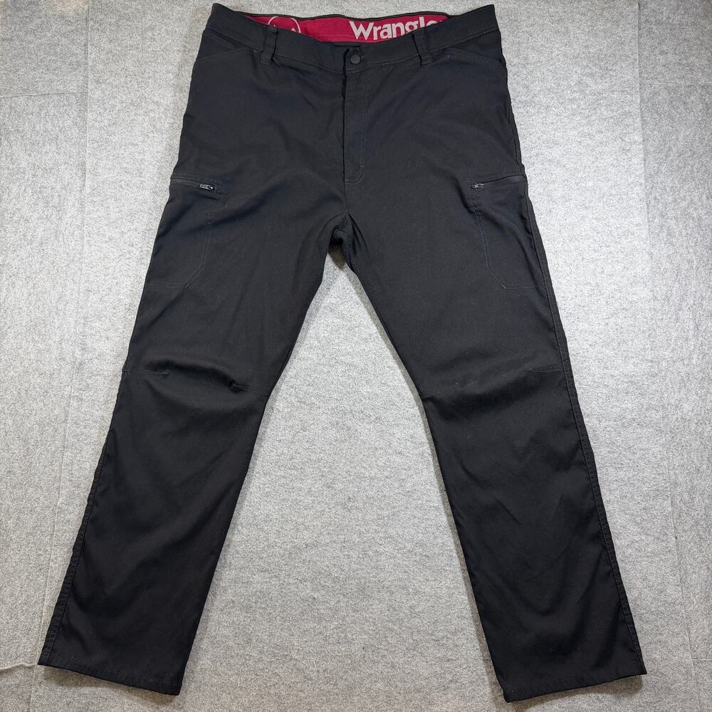 Wrangler ATG Cargo Pants Mens 40x30 Black Zippered Pockets Articulated Knees